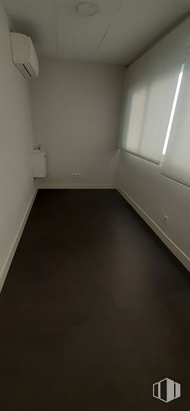 Oficina en alquiler en Calle Simón Hernández, Móstoles, Madrid, 28931 con accesorio, madera, suelo, suelos, edificio, ventana, techo, material compuesto, casa y madera dura alrededor