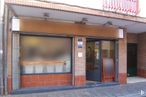 Retail for rent at Calle Jose Vicente Muñoz, 9, Torrelodones, Madrid, 28250 with door, fixture, building, brick, neighbourhood, brickwork, road surface, facade, shade and gas around