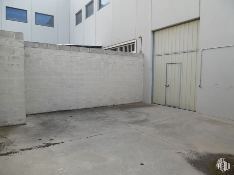 Nave en venta en Calle Bronce, 20, Torrejón de Ardoz, Madrid, 28850 con ventana, accesorio, edificio, suelo, piso, madera, material compuesto, superficie de carretera, asfalto y hormigón alrededor