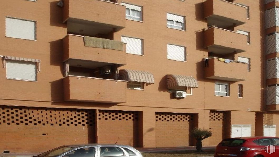 Local en venta en Calle Ana Tutor, Parla, Madrid, 28981 con coche, ventana, edificio, , , , , ,  y  alrededor