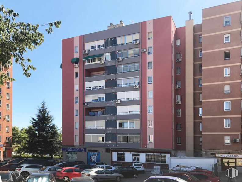 Local en alquiler y venta en Calle Canarias, 8, Fuenlabrada, Madrid, 28945 con edificio, coche, vehículo terrestre, cielo, rueda, neumático, ventana, propiedad, vehículo y rascacielos alrededor