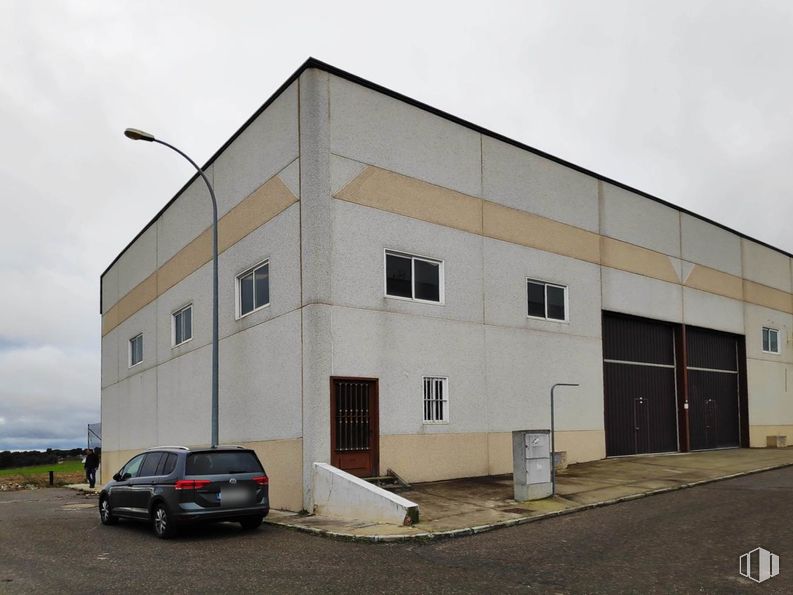 Industrial for sale at Calle Oficios, Yuncler, Toledo, 45529 with car, window, concrete, building material, daylighting, plaster, paint and siding around