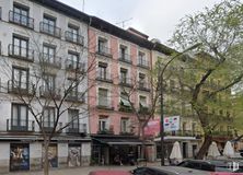 Local en venta en Lavapiés, Centro, Madrid, 28012 con coche, edificio, vehículo terrestre, durante el día, vehículo, ventana, cielo, árbol, rueda y diseño urbano alrededor