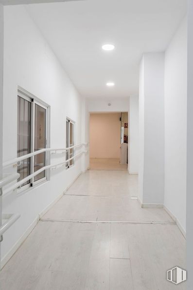 Local en venta en Plaza Luca de Tena, Arganzuela, Madrid, 28045 con suelos, suelo, madera, techo, interiorismo, suelos de madera, material compuesto, suelo de baldosas, apartamento y hall alrededor