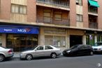 Retail for sale & for rent at Calle Calderón de la Barca, 18, Cuenca, 16001 with car, building, window, wheel, tire, automotive parking light, land vehicle, vehicle, automotive lighting and infrastructure around