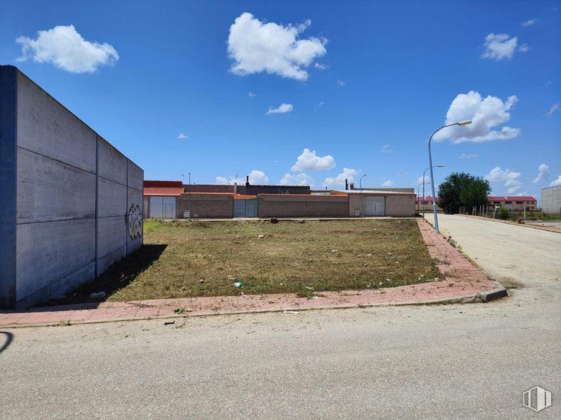 Suelo en venta en Zona industrial, Corral de Almaguer, Toledo, 45880 con luz de la calle, cielo, durante el día, superficie de la carretera, nube, llano, lote de terreno, asfalto, asentamiento humano y material compuesto alrededor