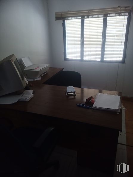 Industrial for sale at Calle Vino, La Puebla de Almoradiel, Toledo, 45840 with window blind, window, printer, desk, table top, table, fixture, wood, building and floor around