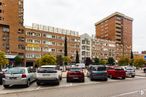 Office for sale at Edificio Argalia Business Center, Avenida Rey Juan Carlos I, Leganés, Madrid, 28916 with car, building, tire, wheel, land vehicle, vehicle, vehicle registration plate, sky, window and infrastructure around