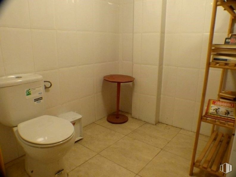 Retail for sale at Zona paseo San Antonio, Cuenca, 16003 with stool, toilet, bidet, furniture, brown, toilet seat, bathroom, fixture, purple and interior design around