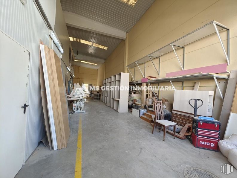 Industrial for sale at Polígono Industrial Villa Azaña, Numancia de la Sagra, Toledo, 45230 with table, flooring, ceiling, wood, engineering, hall, door, room, city and hardwood around