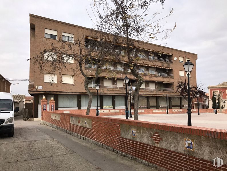 Retail for sale & for rent at Calle Mayor, 1, Santa Olalla, Toledo, 45530 with building, car, sky, window, cloud, road surface, urban design, plant, house and tree around