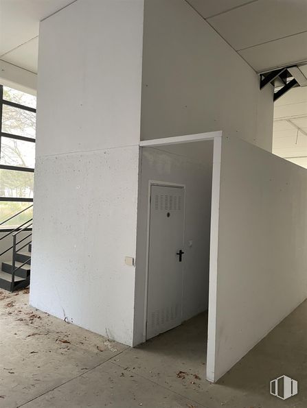 Industrial for sale & for rent at Zona empresarial, Getafe, Madrid, 28906 with door, wood, building, rectangle, floor, flooring, composite material, plaster, concrete and glass around