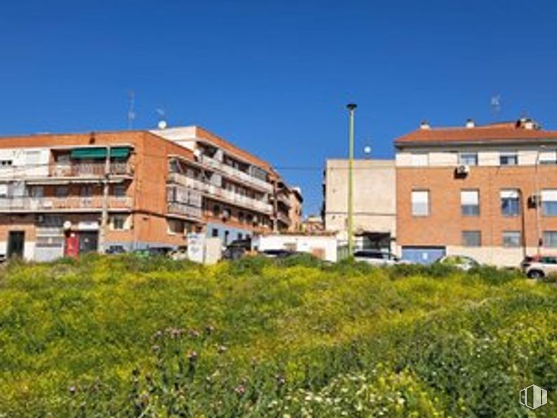 Suelo en venta en Calle Manuel Villarta, 19, Fuencarral - El Pardo, Madrid, 28034 con casa, edificio, planta, cielo, ventana, lote de terreno, diseño urbano, condominio, zona residencial y inmobiliario alrededor