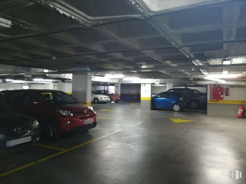 Oficina en venta en Edificio Inbisa, Avenida Pirineos, 7, San Sebastián de los Reyes, Madrid, 28700 con coche, rueda, luz de estacionamiento automotriz, neumático, vehículo, iluminación automotriz, vehículo de motor, diseño automotriz, asfalto y exterior automotriz alrededor