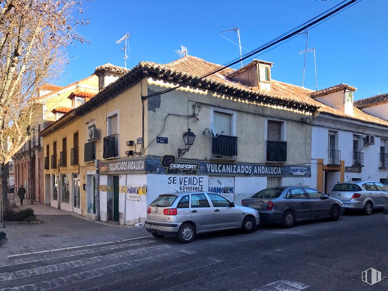 Local en venta en Carretera de Andalucía, 63, Aranjuez, Madrid, 28300 con coche, edificio, luz de estacionamiento automotriz, rueda, cielo, vehículo terrestre, neumático, propiedad, ventana y vehículo alrededor