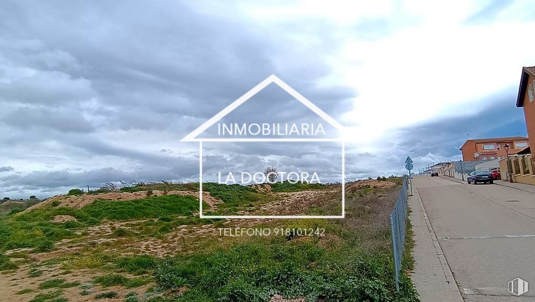 Suelo en venta en Calle Julio Álvarez, Villanueva de Perales, Madrid, 28609 con nube, cielo, planta, ecorregión, lote de terreno, hierba, paisaje natural, asfalto, paisaje y pendiente alrededor