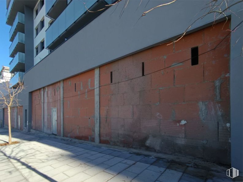 Retail for rent at Calle Aloe Vera, 22, Vicálvaro, Madrid, 28052 with wall, architecture, composite material, concrete, high-rise building, condominium and building material around