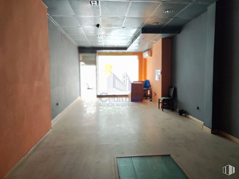 Retail for sale & for rent at Zona Concordia, Guadalajara, 19001 with chair, fixture, flooring, hall, interior design, wood, floor, building, hardwood and ceiling around