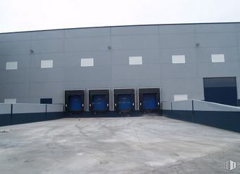 Industrial for rent at Zona Industrial, Borox, Toledo, 45222 with asphalt, floor, flooring, shade, gas, commercial building, parking, facade, rectangle and roof around