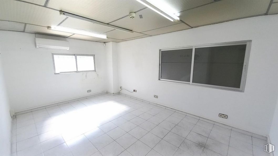 Nave en venta en Avenida Canteras, Valdemoro, Madrid, 28034 con ventana, lámpara, alumbrado, edificio, accesorio, madera, hall, suelos, pared y suelo alrededor