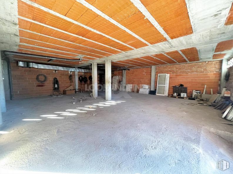 Local en venta en Avenida Circunvalación, Daganzo de Arriba, Madrid, 28814 con propiedad, pasillo, suelo, piso, madera, edificio, material compuesto, techo, material de construcción y sombra alrededor