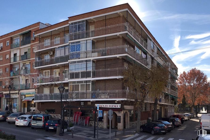 Local en venta en Centro, Arganda del Rey, Madrid, 28500 con coche, edificio, cielo, vehículo terrestre, rueda, propiedad, vehículo, ventana, nube y neumático alrededor