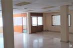 Retail for sale at Calle Manzanilla, La Puebla de Montalbán, Toledo, 45516 with window, flooring, floor, wood, ceiling, interior design, hall, tile flooring, glass and lobby around