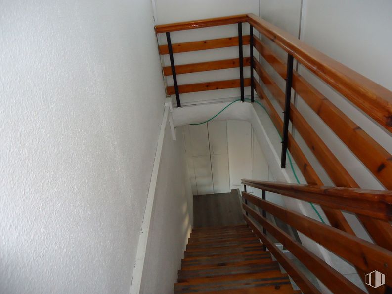 Local en venta en Avenida Padre Piquer, La Latina, Madrid, 28024 con escaleras, madera, suelo, suelos, tinte para madera, accesorio, propiedad material, madera dura, material compuesto y casa alrededor