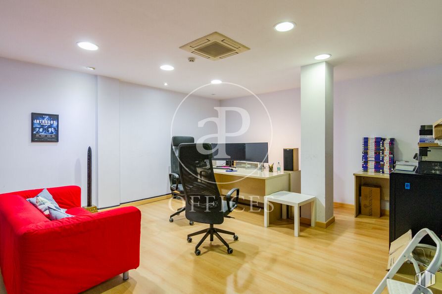 Oficina en venta en Calle Margaritas, Tetuán, Madrid, 28039 con sofá, silla, taburete, alumbrado, mueble, propiedad, mesa, edificio, interiorismo y suelos alrededor