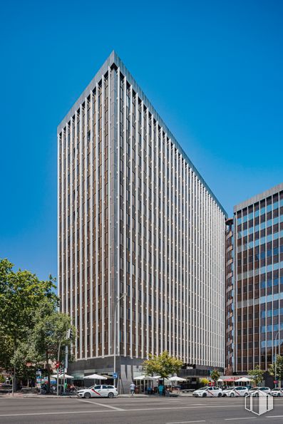 Office for rent at Calle Agustín de Foxá, 27, Chamartín, Madrid, 28036 with building, sky, daytime, property, skyscraper, tower block, urban design, condominium, line and neighbourhood around