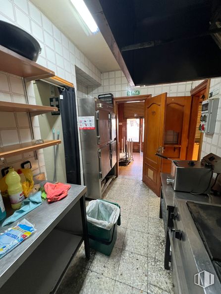 Local en alquiler y venta en Calle Pablo Iglesias, Arganda del Rey, Madrid, 28500 con mueble, suelos, electrodoméstico, suelo, encimera, cocina, aparato de cocina, ebanistería, cocina y tinte para madera alrededor