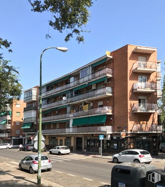 Local en venta en Calle Arriaga, 19, Ciudad Lineal, Madrid, 28017 con coche, edificio, luz de la calle, cielo, rueda, vehículo, neumático, infraestructura, árbol y alumbrado alrededor