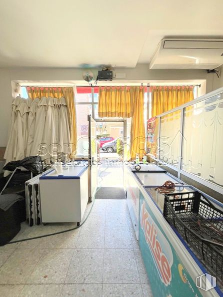 Local en venta en Casco Histórico de Barajas, Barajas, Madrid, 28042 con ebanistería, edificio, interiorismo, madera, suelos, suelo, encimera, cocina, techo y casa alrededor