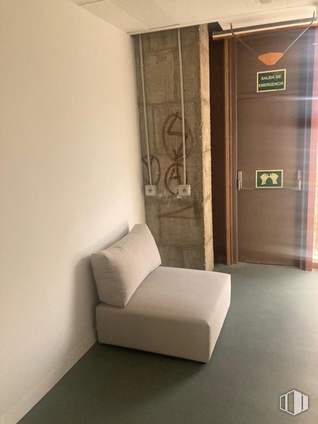 Oficina en alquiler en Edificio Bronce, Avenida Burgos, 8 A, Chamartín, Madrid, 28036 con almohada, mueble, confort, madera, interiorismo, edificio, suelo, suelos, puerta y madera dura alrededor