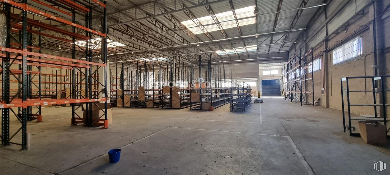 Nave en alquiler y venta en Zona industrial, Getafe, Madrid, 28906 con mesa, hall, madera, suelo, haz, suelos, ingeniería, gas, fábrica y edificio alrededor