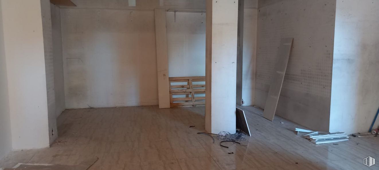 Local en alquiler en Calle Aranjuez, Parla, Madrid, 28980 con madera, suelos, pared, tinte para madera, madera dura, hall, suelo laminado, contrachapado, casa y techo alrededor