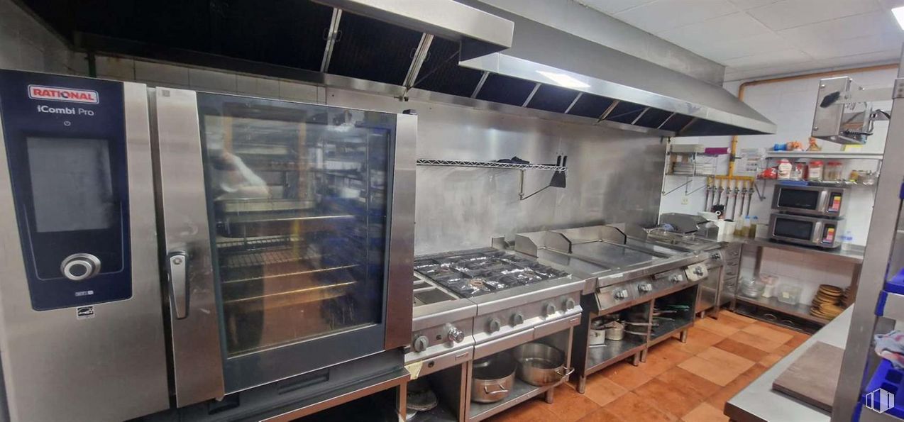 Retail for sale & for rent at Avenida Real Fábrica de Sedas, 4, Talavera de la Reina, Toledo, 45600 with gas stove, home appliance, kitchen appliance, food, laboratory oven, gas, major appliance, machine, cooking and aluminium around