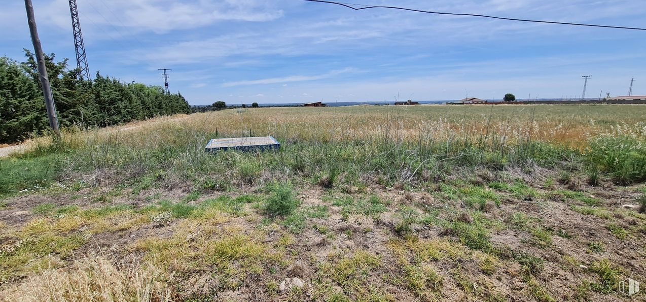 Land for sale at Zona N-403a, Escalona, Toledo, 45910 with bench, sky, cloud, plant, natural landscape, land lot, tree, agriculture, grassland and plain around