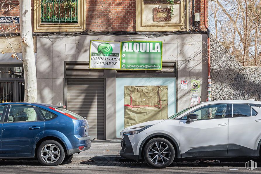 Retail for rent at Calle Antonio López, 25, Carabanchel, Madrid, 28019 with car, tire, wheel, door, window, land vehicle, vehicle, motor vehicle, automotive tire and automotive exterior around