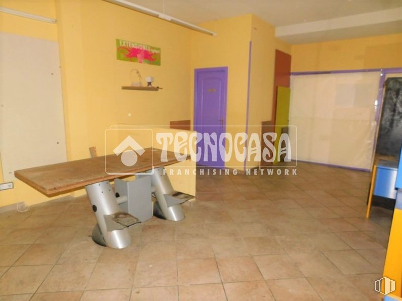 Retail for sale & for rent at Centro Comercial Valdemorillo Centro, Avenida Toros, 1, Valdemorillo, Madrid, 28210 with table, wood, flooring, floor, ceiling, fixture, hardwood, event, hall and room around