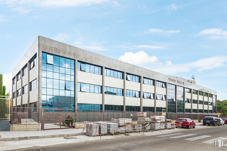 Oficina en alquiler en Ronda Poniente, 19, Tres Cantos, Madrid, 28760 con edificio, cielo, nube, ventana, diseño urbano, rueda, condominio, edificio comercial, fachada y ciudad alrededor