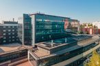 Office for rent at Calle Vía de los Poblados, 3, Hortaleza, Madrid, 28033 with building, sky, window, tower block, condominium, urban design, tower, cityscape, residential area and landscape around