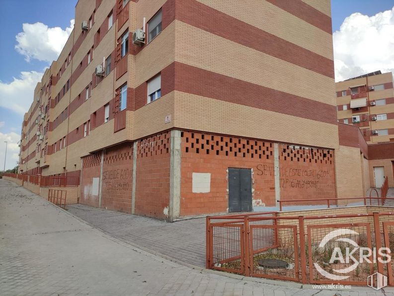 Local en venta en Calle Laguna de Arcas, Toledo, 45007 con edificio, propiedad, nube, ventana, cielo, madera, ladrillo, albañilería, bloque torre y diseño urbano alrededor