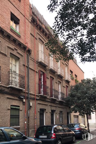 Local en alquiler en Calle Bocángel, Salamanca, Madrid, 28028 con coche, ventana, edificio, neumático, rueda, vehículo, cielo, infraestructura, árbol y matrícula del vehículo alrededor