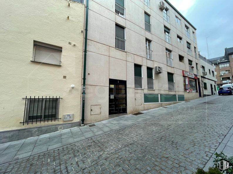 Local en venta en Calle Escuelas Católicas, 1, Las Rozas de Madrid, Madrid, 28230 con edificio, ventana, superficie de la carretera, diseño urbano, asfalto, cielo, suelos, nube, zona residencial y fachada alrededor