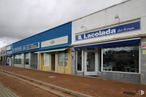 Retail for rent at Calle Miguel Cervantes, 5, Cabanillas del Campo, Guadalajara, 19001 with building, sky, cloud, fixture, facade, gas, window, door, track and transport hub around