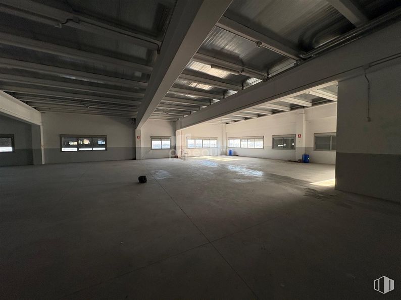 Industrial for sale at Calle Laguna, 74, Alcorcón, Madrid, 28923 with window, floor, flooring, ceiling, hall, concrete, daylighting, design, fluorescent lamp and plaster around