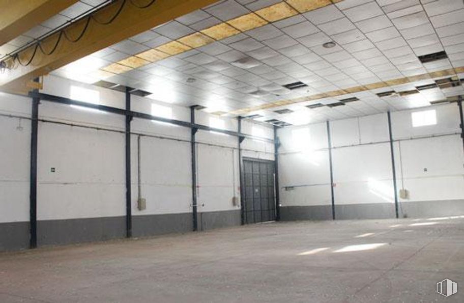 Industrial for sale at Camino del Charco, Cobeja, Toledo, 45291 with hall, fixture, floor, flooring, ceiling, shade, commercial building, building, glass and metal around