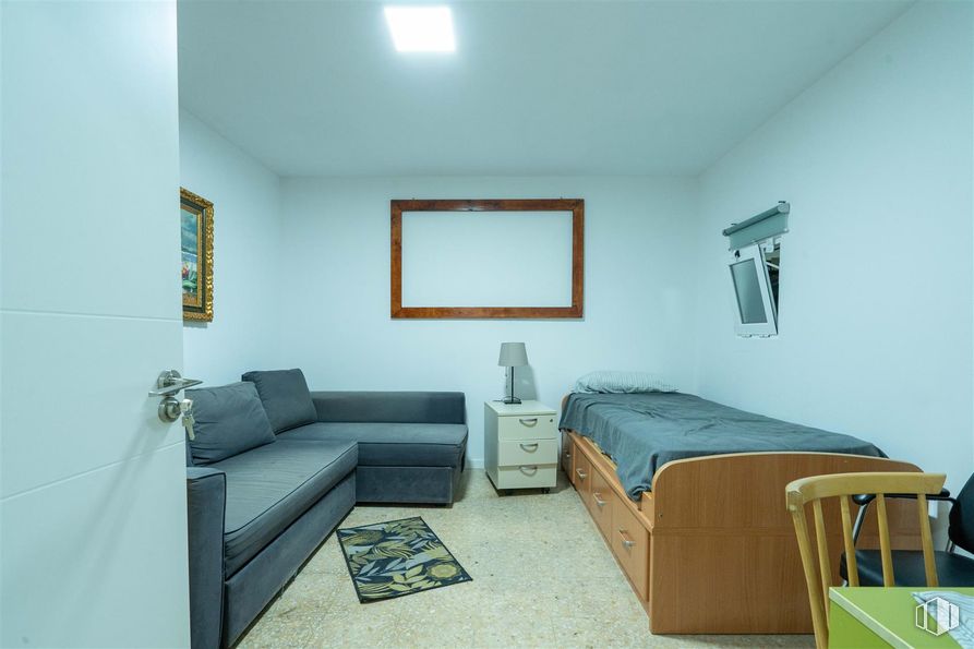 Industrial for sale & for rent at Calle Fontaneros, Villaviciosa de Odón, Madrid, 28670 with couch, bed, nightstand, furniture, property, comfort, table, interior design, drawer and flooring around