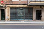 Local en alquiler y venta en Centro urbano, Getafe, Madrid, 28902 con puerta, madera, barrio, inmobiliario, ciudad, fachada, accesorio, carretera, gas y superficie de la carretera alrededor